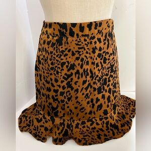 Forever 21 Cheetah skirt size M semi new